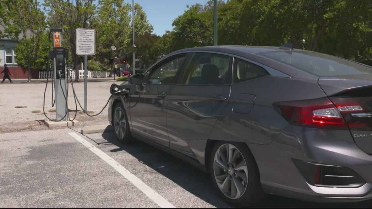 Michigan road groups want EV owners to pay up for avoiding gas tax